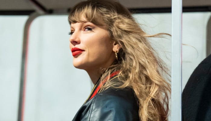 Taylor Swift sends fans in frenzy with huge surprise at Travis Kelce’s game